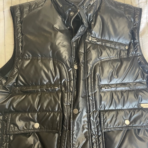 Guess puffer vest - Picture 6 of 6